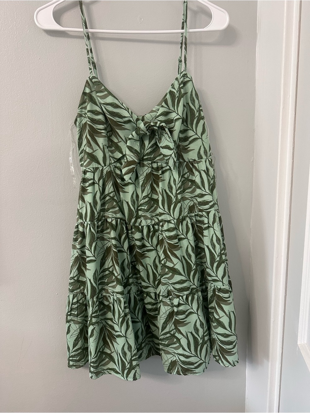 Trixxi Women’s Tropical Floral Smocked V-Neck Sundress, Green, Size L